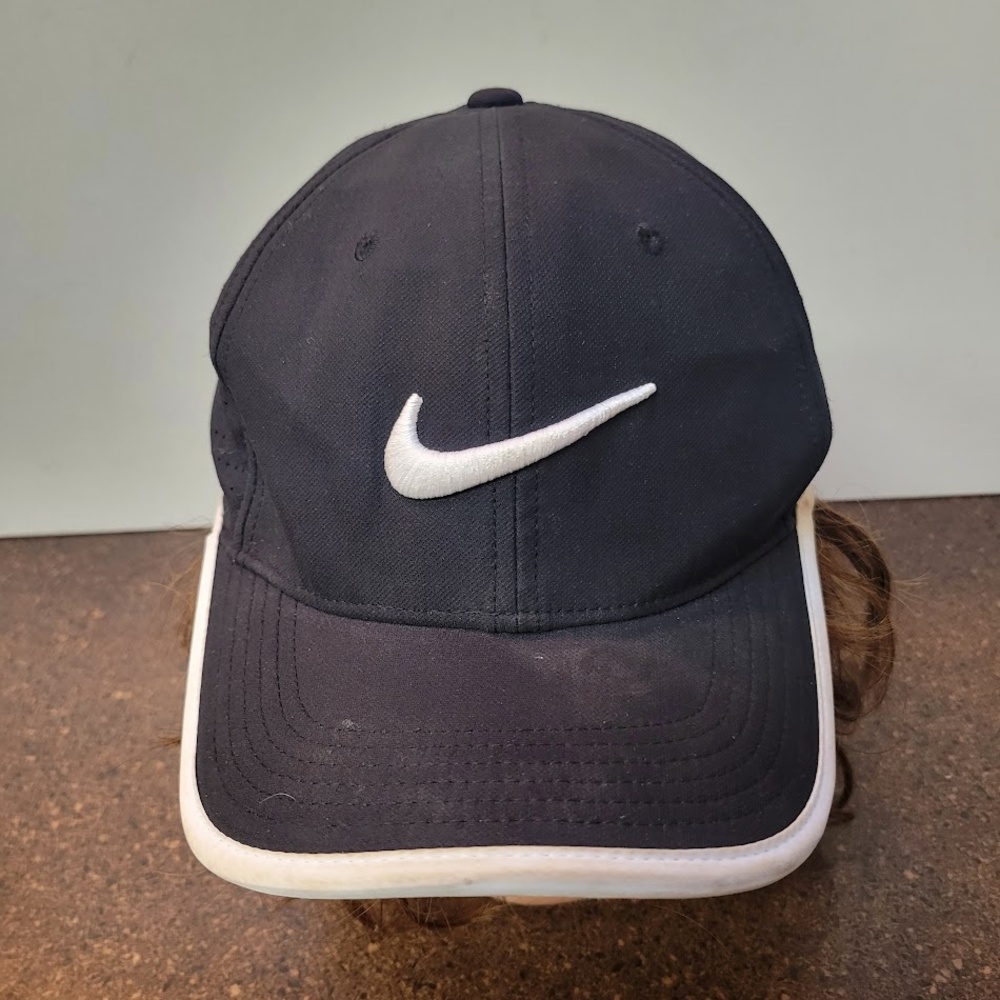 Nike Hat Cap Strap Back Black White Classic99 Dri-Fit Golf Mesh Performance Mens
